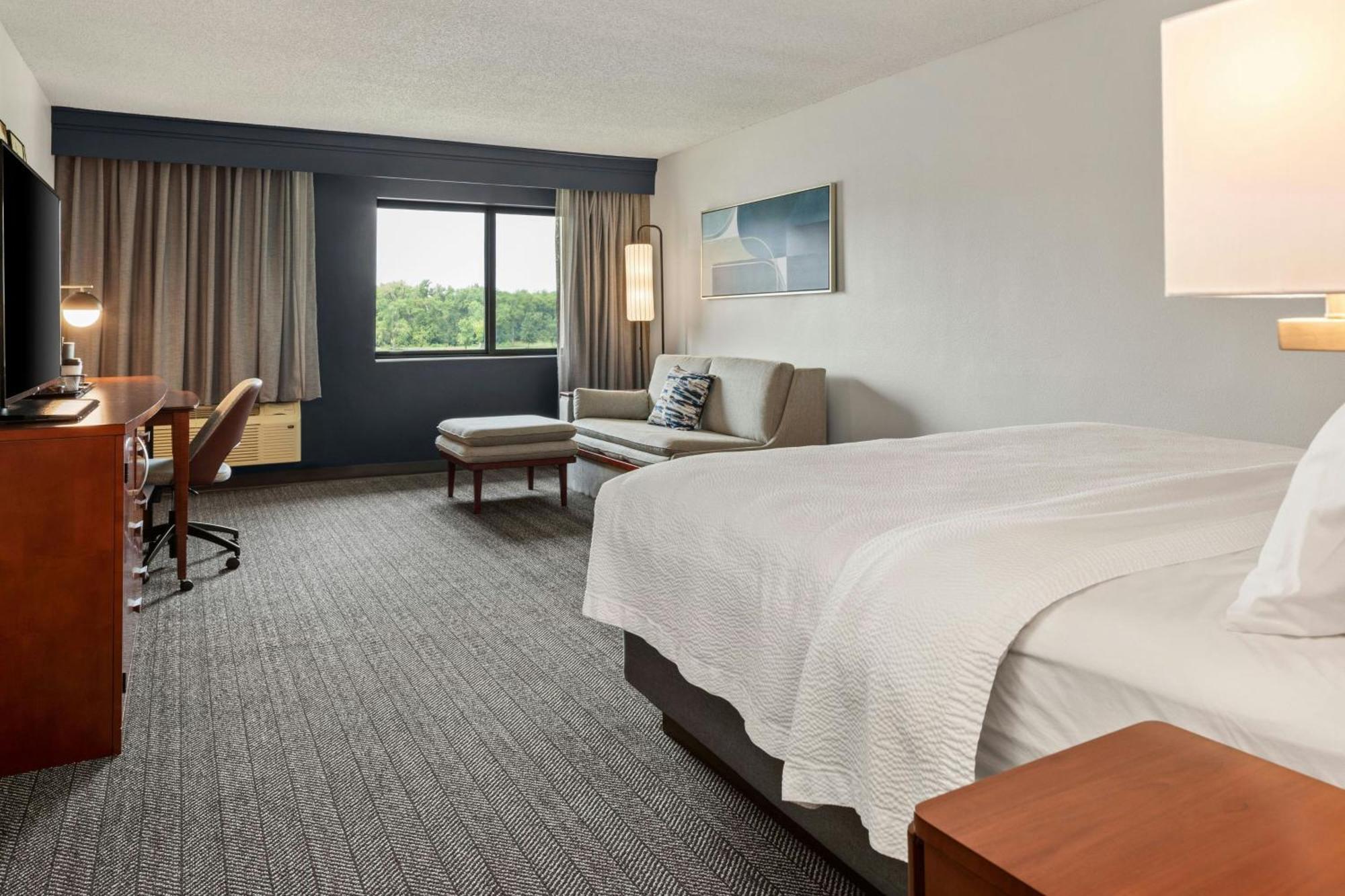 Courtyard La Crosse Downtown/Mississippi Riverfront Экстерьер фото