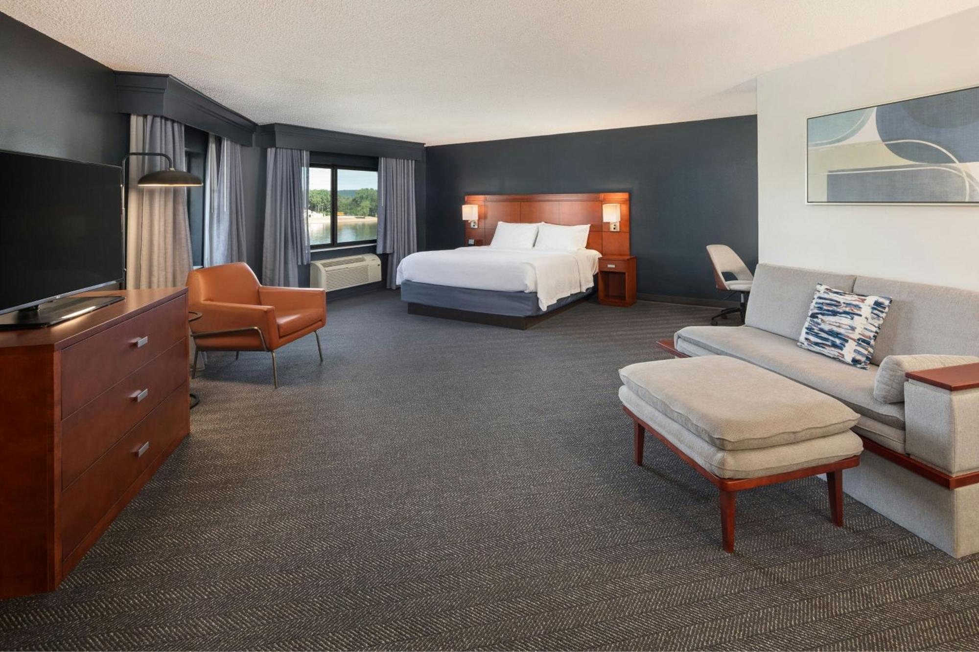 Courtyard La Crosse Downtown/Mississippi Riverfront Экстерьер фото