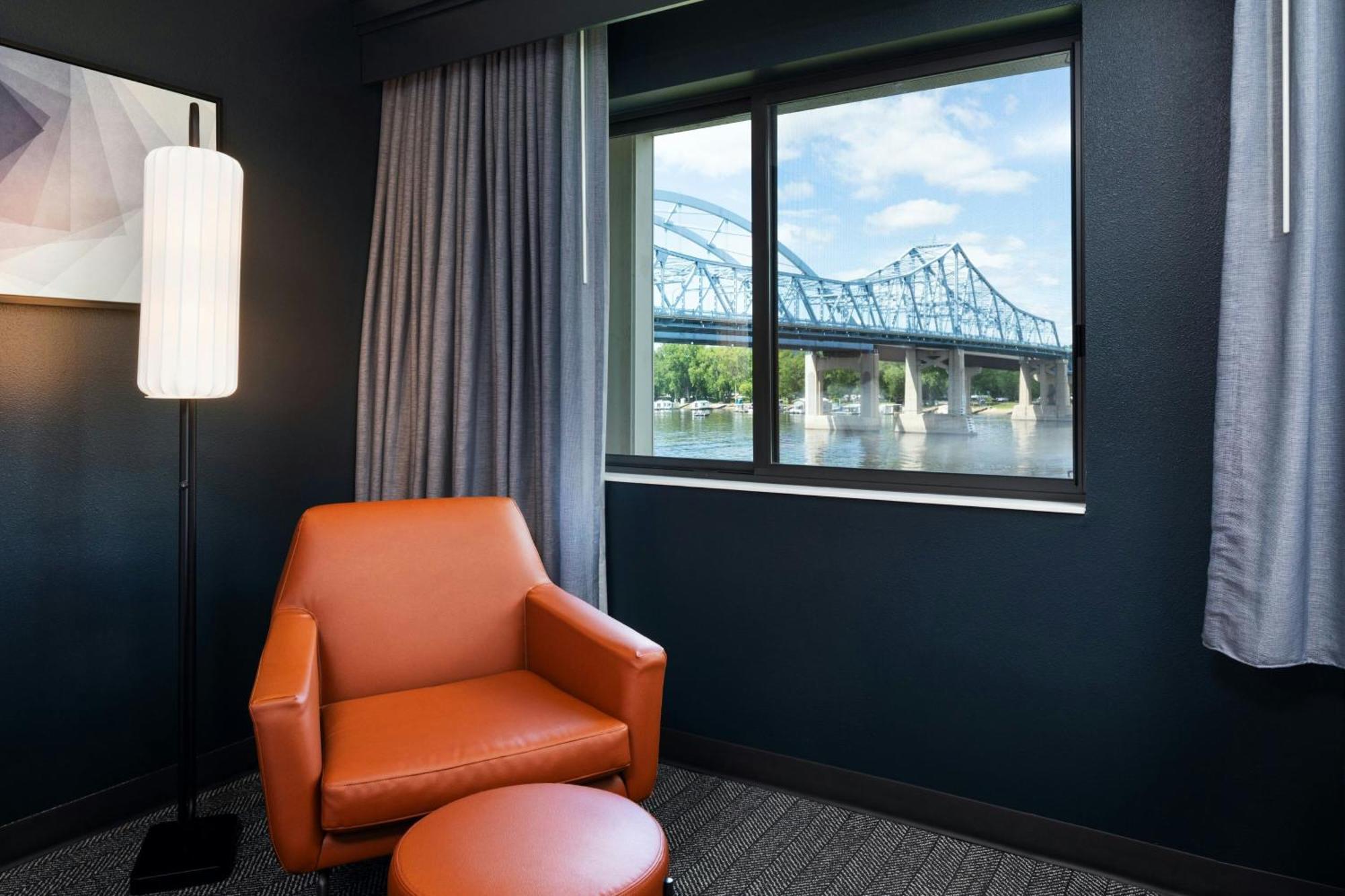 Courtyard La Crosse Downtown/Mississippi Riverfront Экстерьер фото