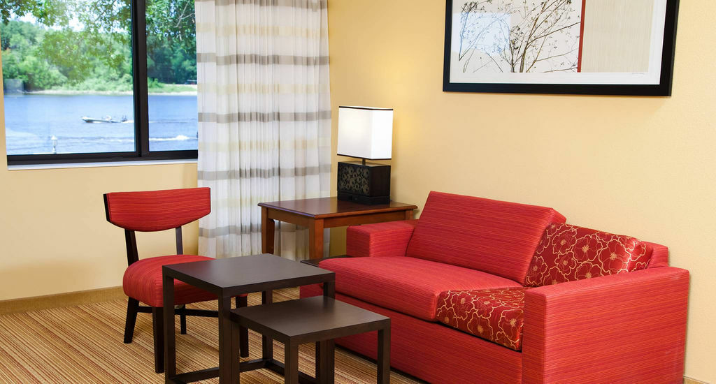 Courtyard La Crosse Downtown/Mississippi Riverfront Экстерьер фото